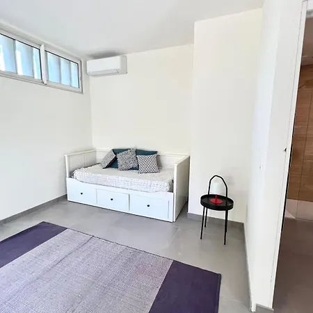 فيلة Juan Les Pins - Individual - 8 People *